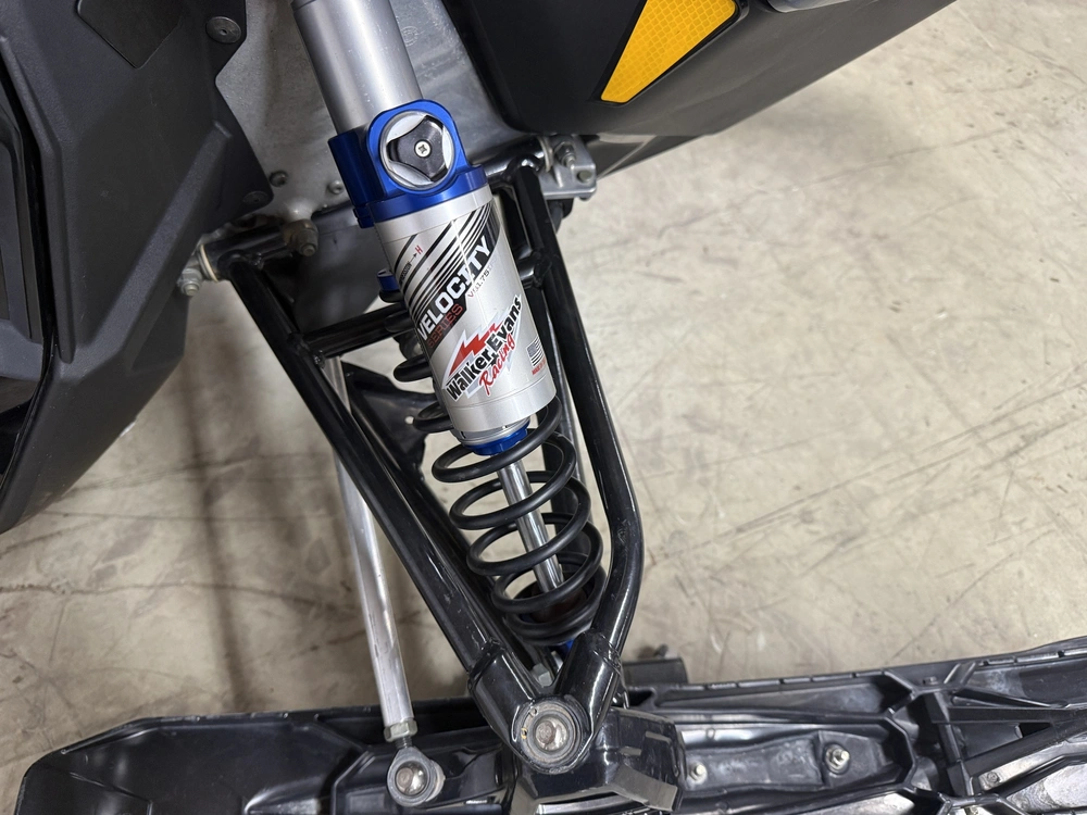 Polaris 850 Indy Vr1 129 2021 alt