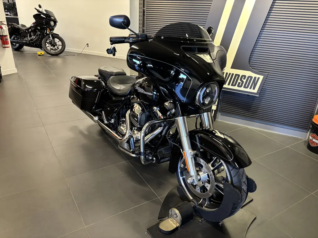 Harley-Davidson FLHXS Street Glide SpecialFLHXS 2014