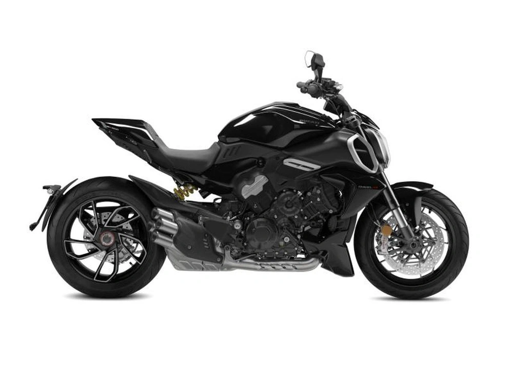 Ducati Diavel V4 2025 alt