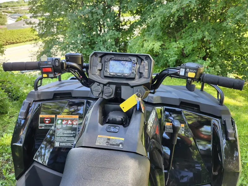 Polaris SPORTSMAN 570 TRAIL ONYX BLACK Service 5★ | Rive-Sud de Québec | Financement 1-2-3 chance 2026