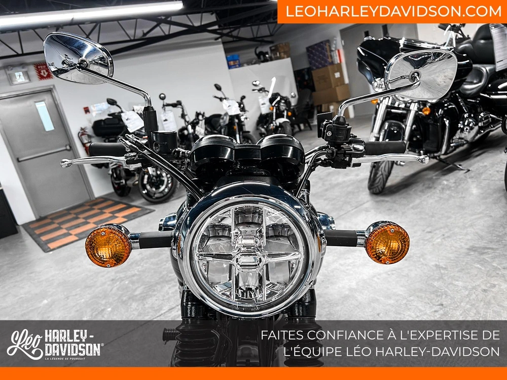 2023 Kawasaki W800 alt