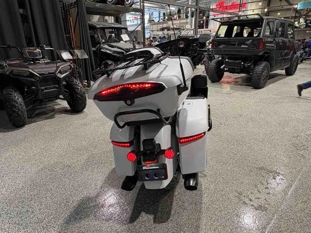 Indian Motorcycle Roadmaster Powerplus Dark Horse + 112 & Audio Package 2026 alt