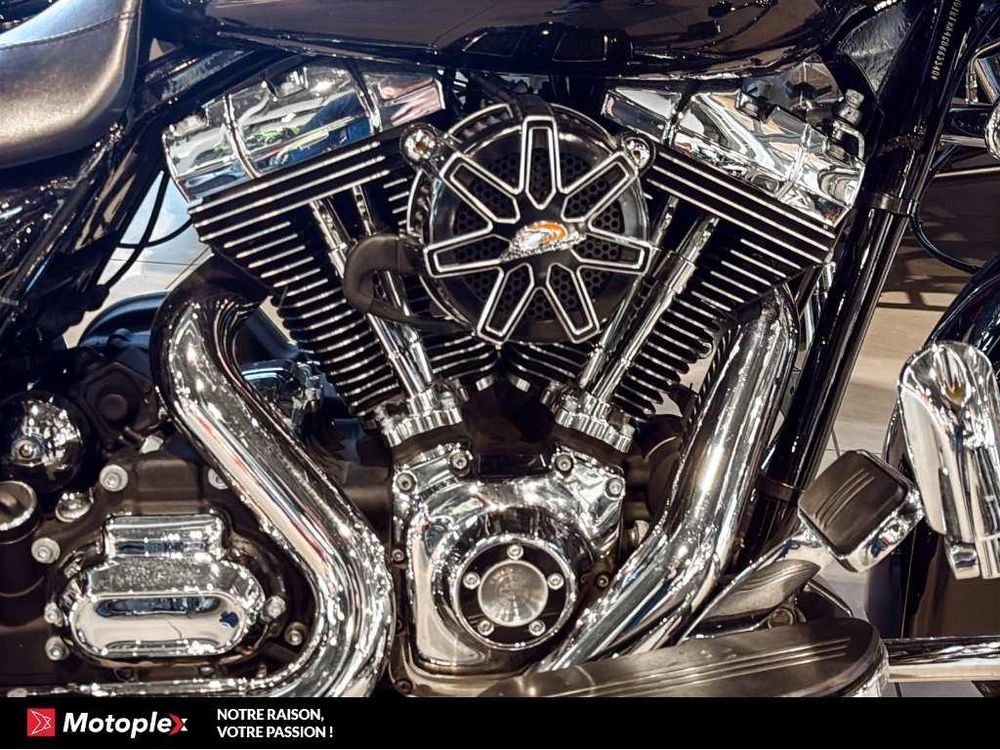 Harley-davidson Road Glide Fltrx 2016 alt