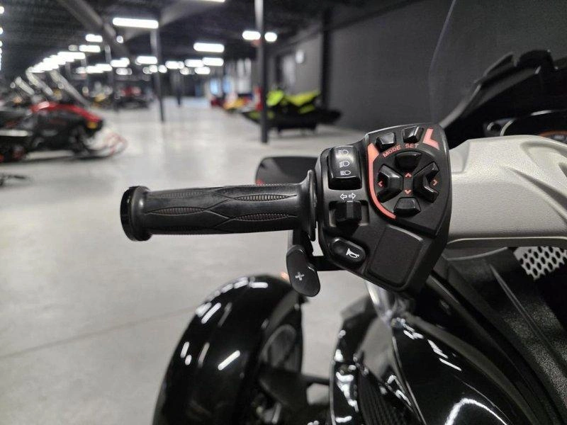 Can-am Spyder St 2013 alt