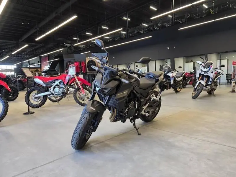 2025 Honda CB750 ABS thumbnail 8