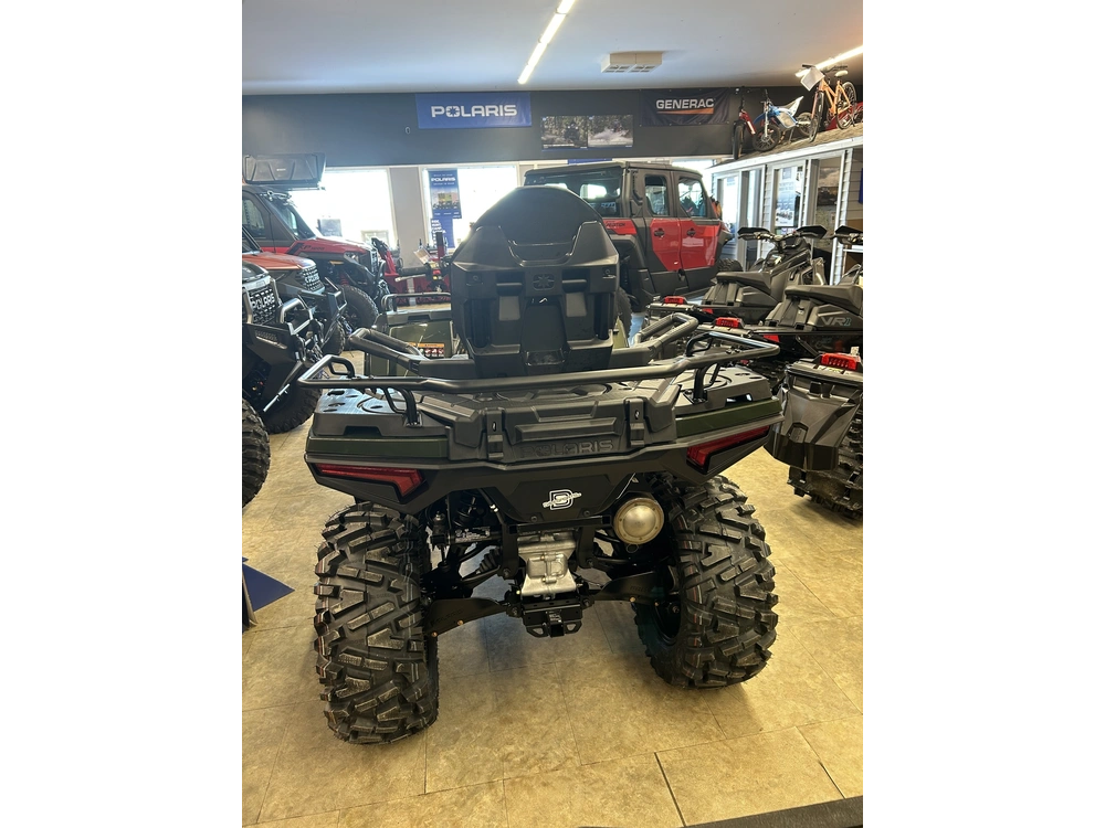 2026 Polaris 2026 Polaris Sportsman Touring 570 Premium Treeline Green Metallic alt