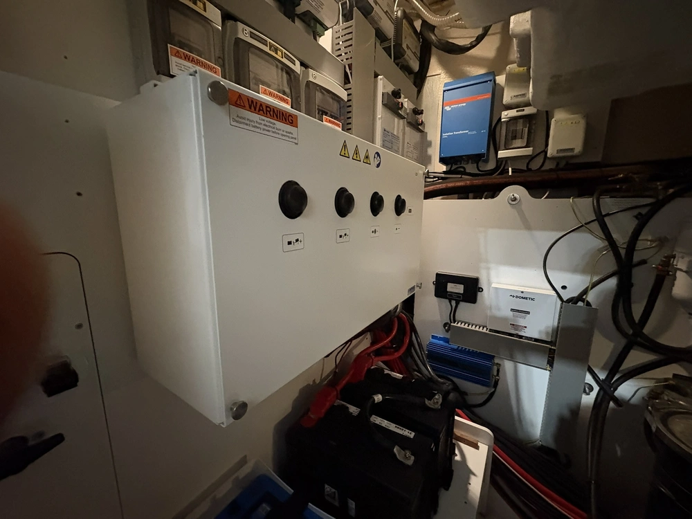 2022 Jeanneau Leader 46 alt