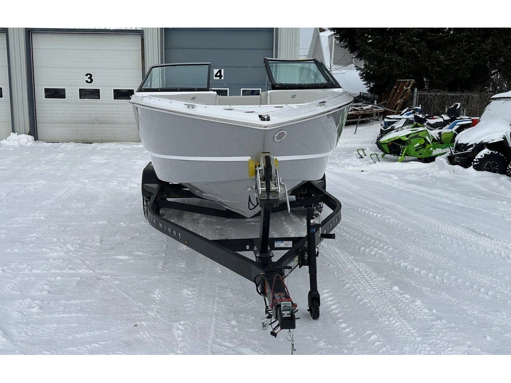 Four Winns H2 Horizon Freedom Io 2026 alt