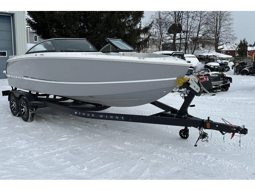 Four Winns H2 Horizon Freedom Io 2026 alt