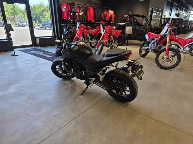 2025 Honda CB750 ABS thumbnail 6