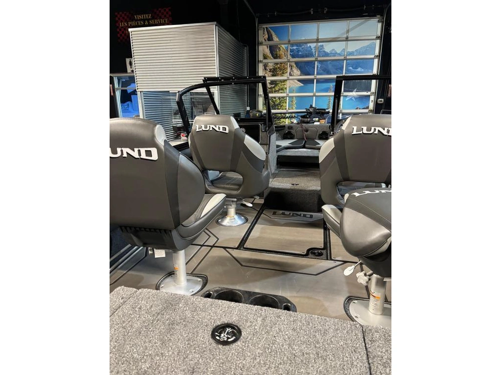 Lund Boat Co 1875 Crossover Xs 2026 2026 alt