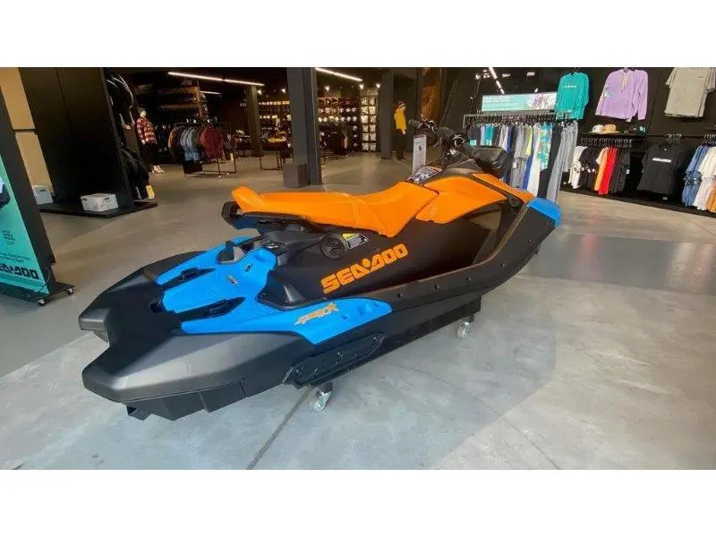 2026 Sea-Doo Spark Trixx pour 3 90 ch (Audio) thumbnail 2