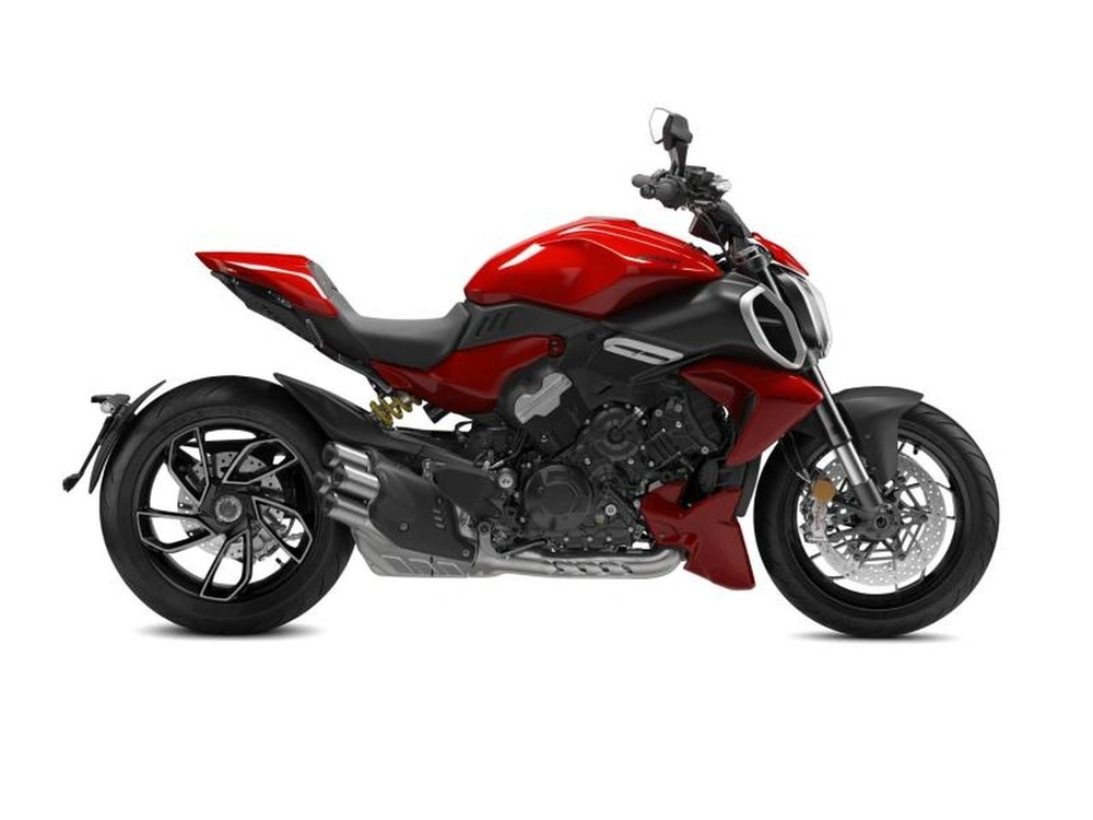 Ducati Diavel V4 2025 alt