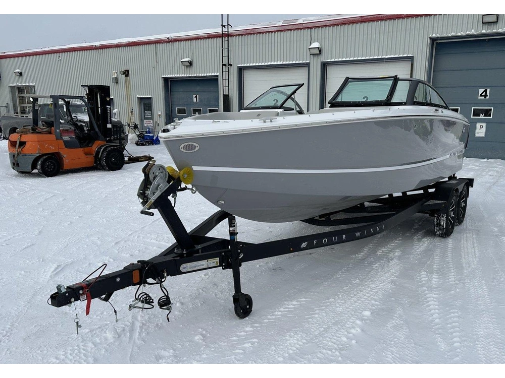 Four Winns H2 Horizon Freedom Io 2026 alt