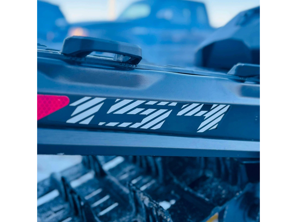 Bombardier Summit 850 Adrenaline E-tec 2024 alt