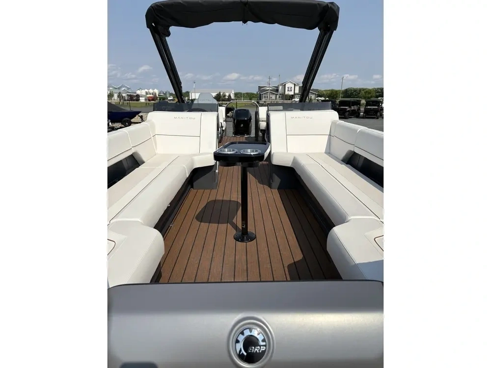 2025 Manitou Explore Switchback 26 Trifold Shp575 alt