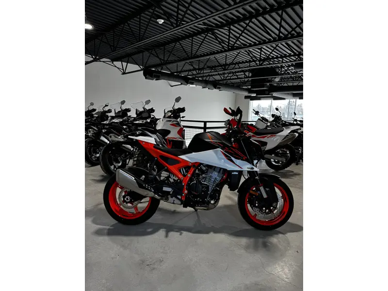 2026 KTM 990 DUKE R