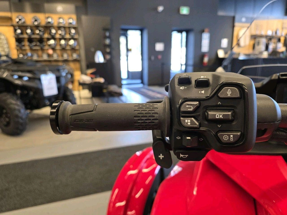 Can-am F3 Limited Se6 2024 alt