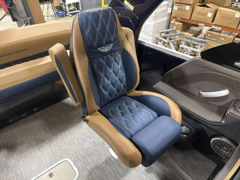 2026 Bennington Marine Qx 25 Swingback Arch 3t alt