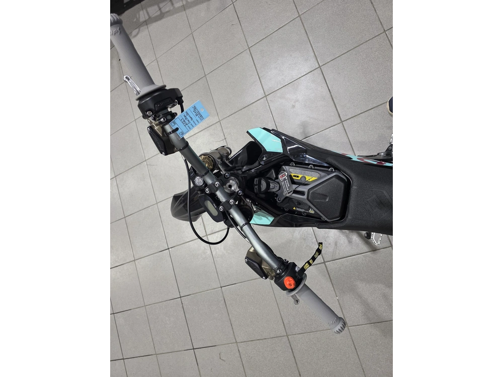 2025 Surron Hyper Bee - Blue alt