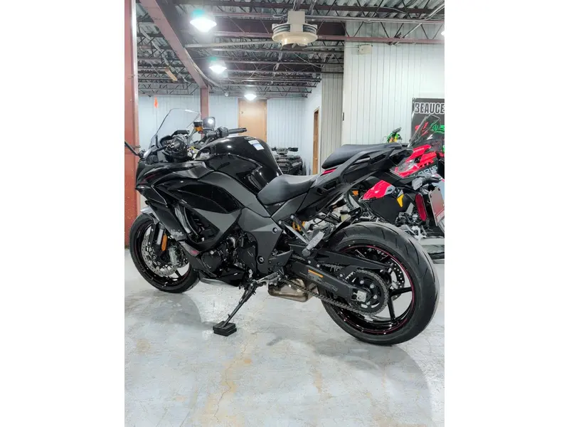 2025 Kawasaki NINJA 1100 SX SE DÉMO  | 🟢 100+ motos en inventaire livraison rapide cruise control alternatives Suzuki GSX-S1000 GT 🟢 |