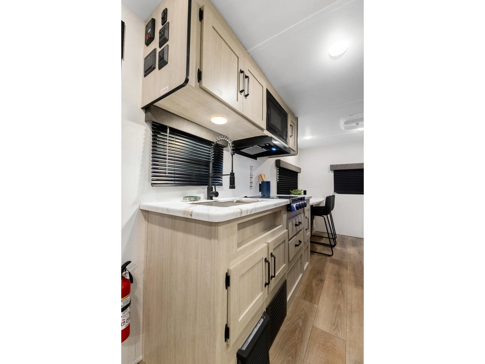 2026 Puma 20rlce Camping Edition alt