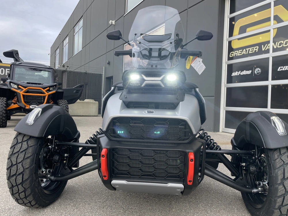 2025 Can-am Canyon Xt alt