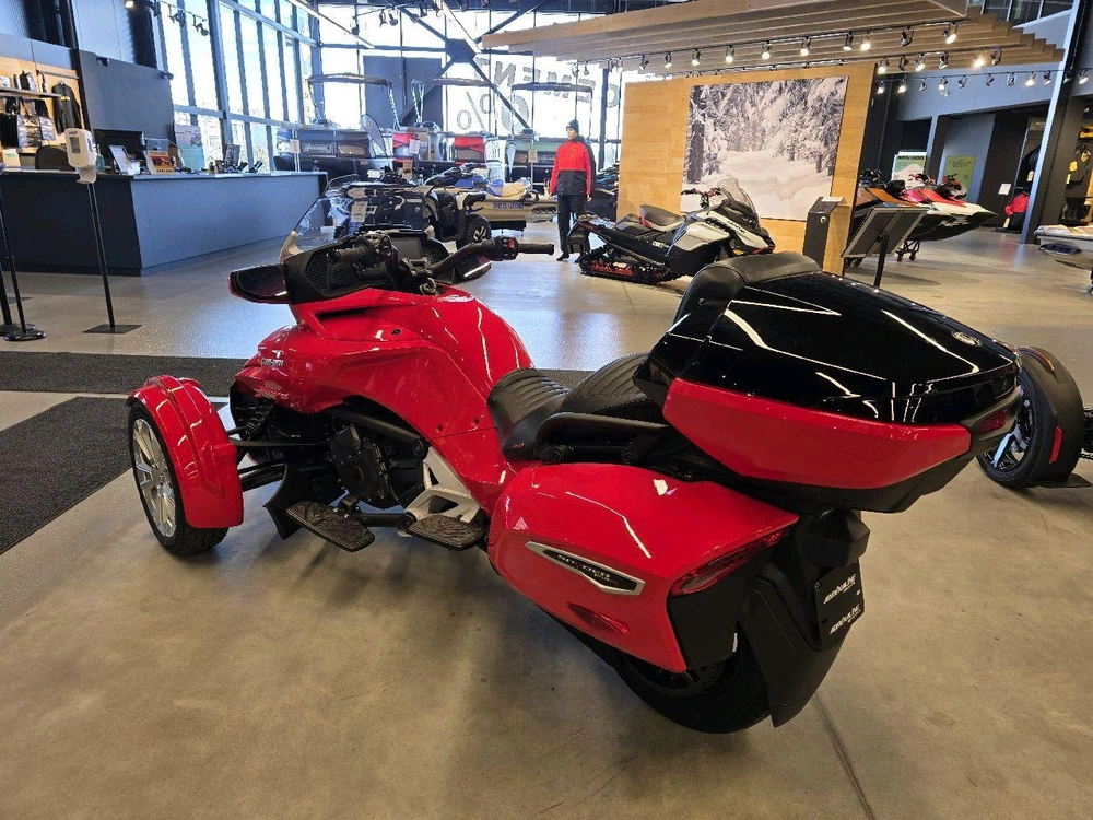 Can-am F3 Limited Se6 2024 alt