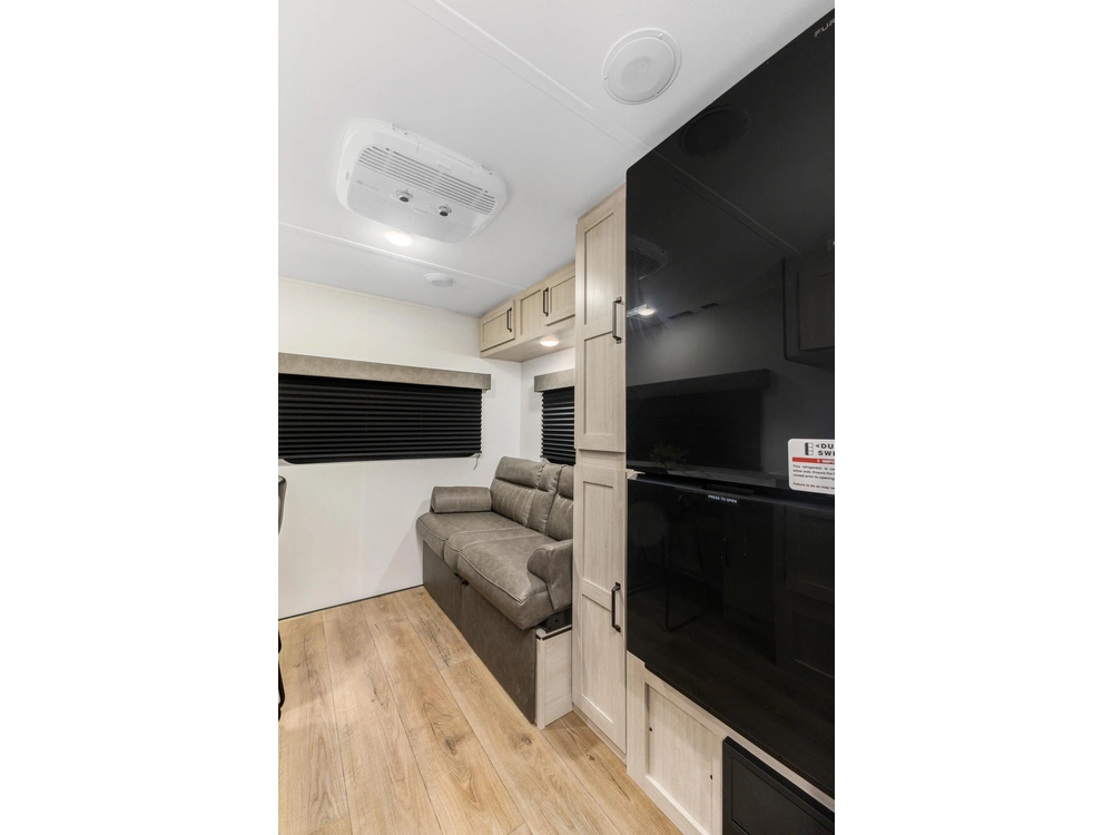 2026 Puma 20rlce Camping Edition alt