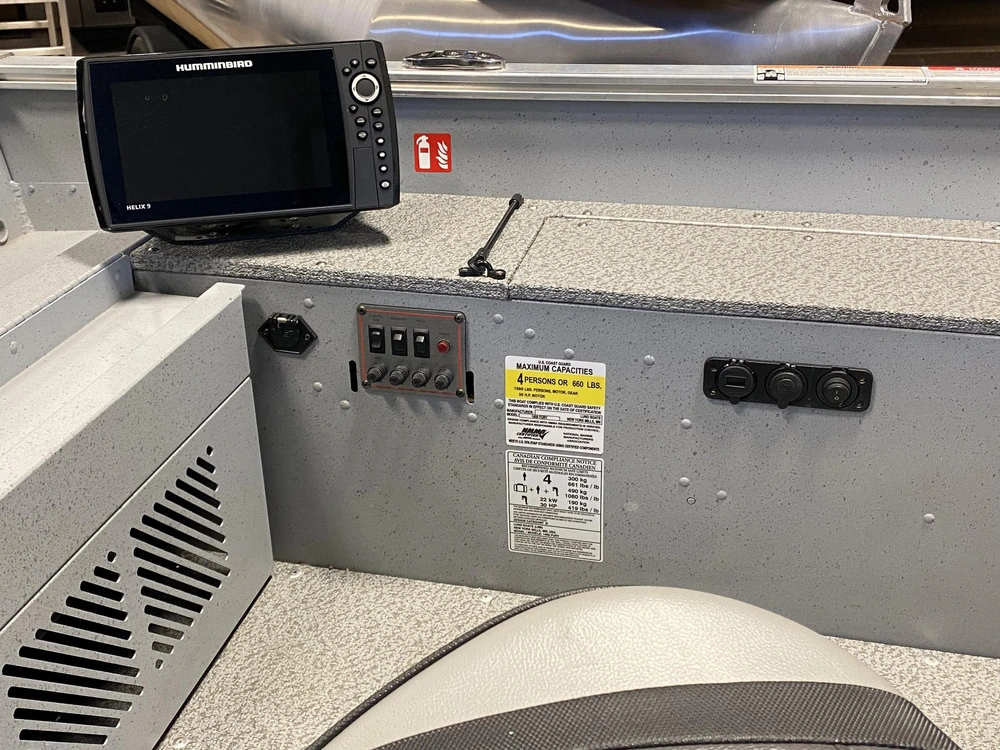 2025 Lund Boat Co 1400 Fury alt