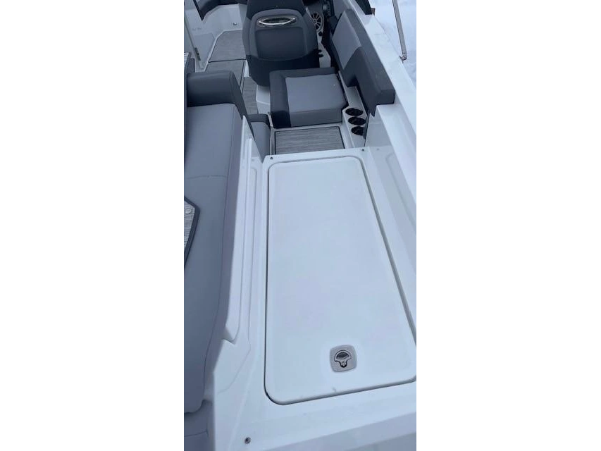 2025 Cobalt Boats Cs22 alt