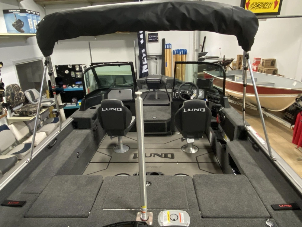 2026 Lund Boat Co 1775 Impact alt