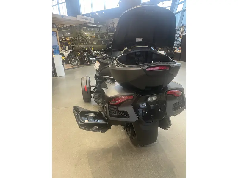 2026 Can-Am RT LIMITED (SE6) thumbnail 4