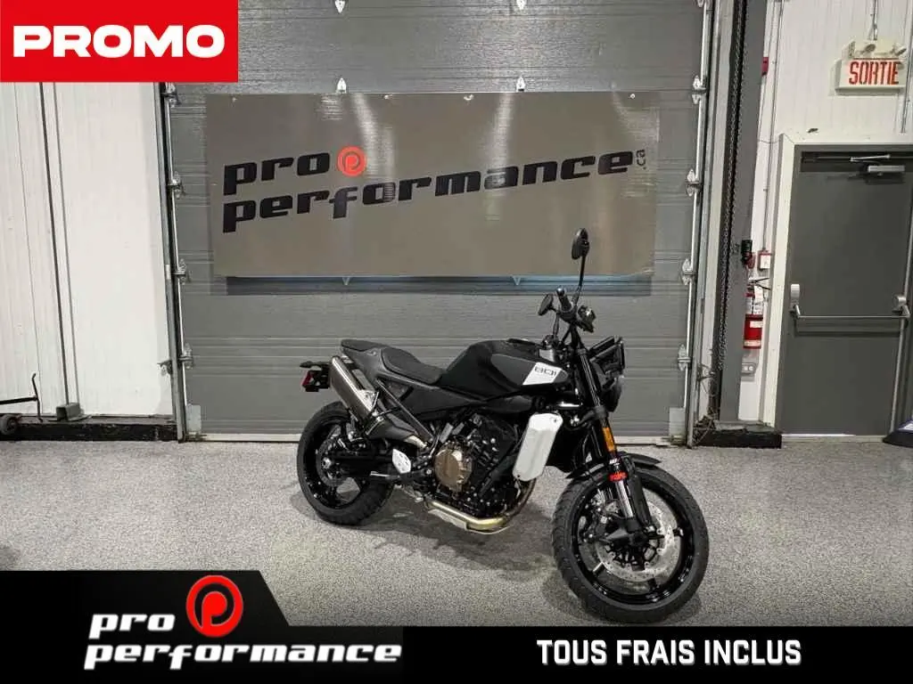 2025 Husqvarna Svartpilen 801 