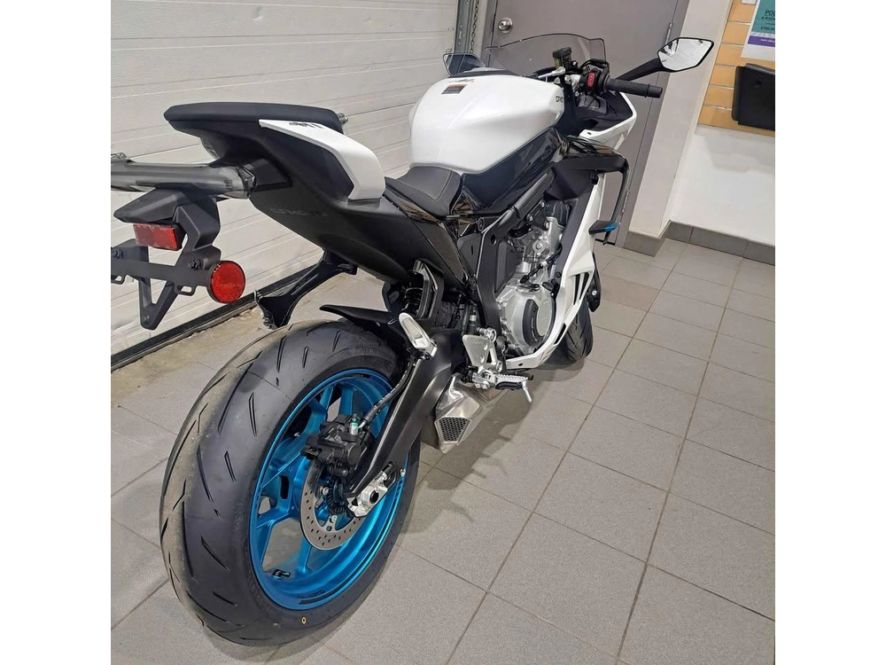 2026 Cfmoto Ss 675 Nebula White alt