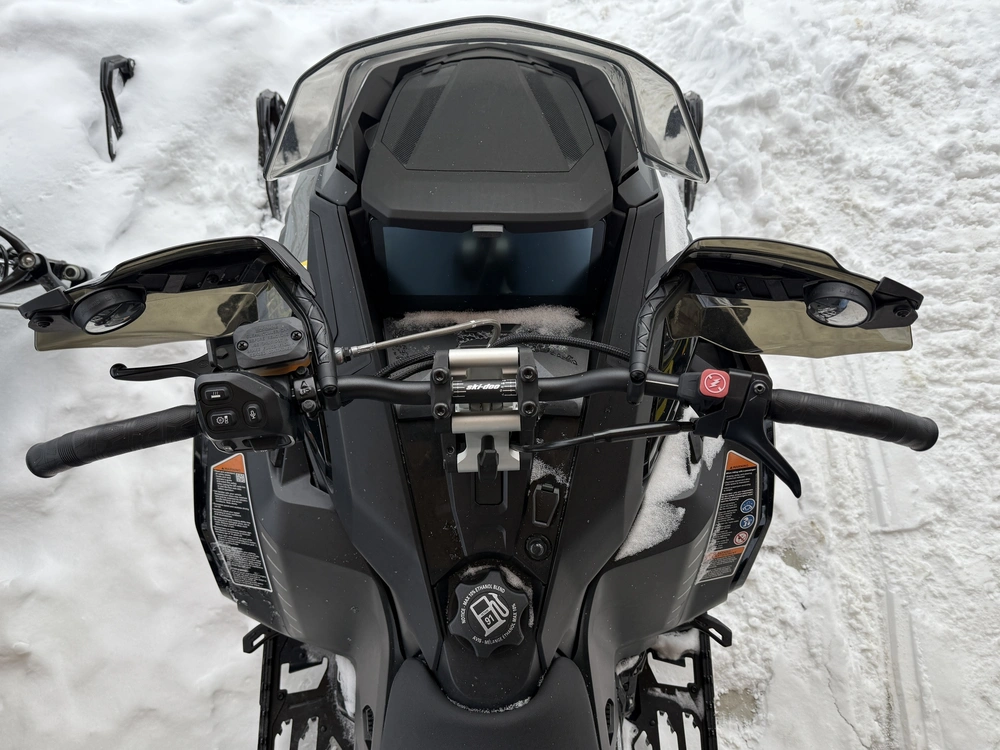 2023 Ski-doo Renegade Xrs 850 E-tec W/ Smart-shox, 10.25" Touchscreen, 1.5" Ice Ripper Xt Track (ulpv) alt