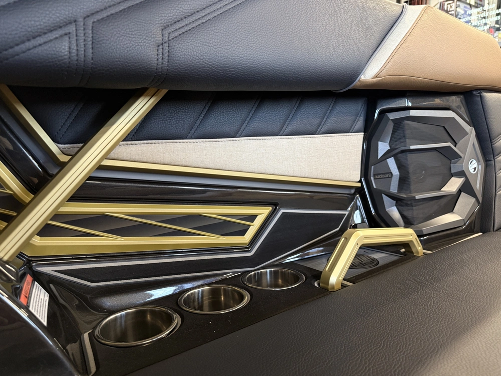 2026 Tige Boats Ultre 25zx alt