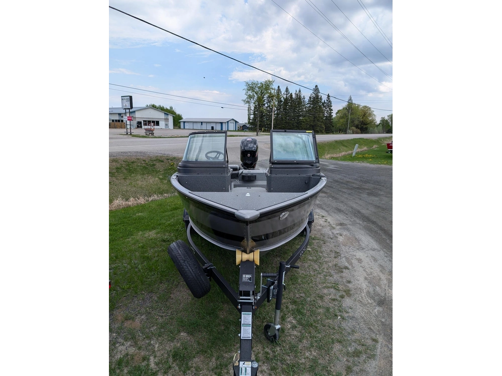 2025 Lund Boat Co 1775 Impact Xs alt