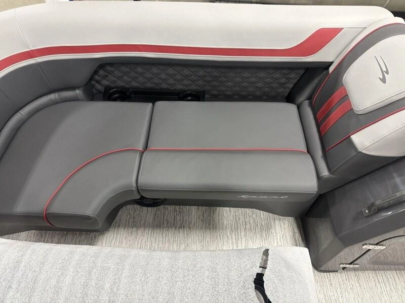 Bennington Marine 21s Swingback Sport 3t Rouge 2026 alt