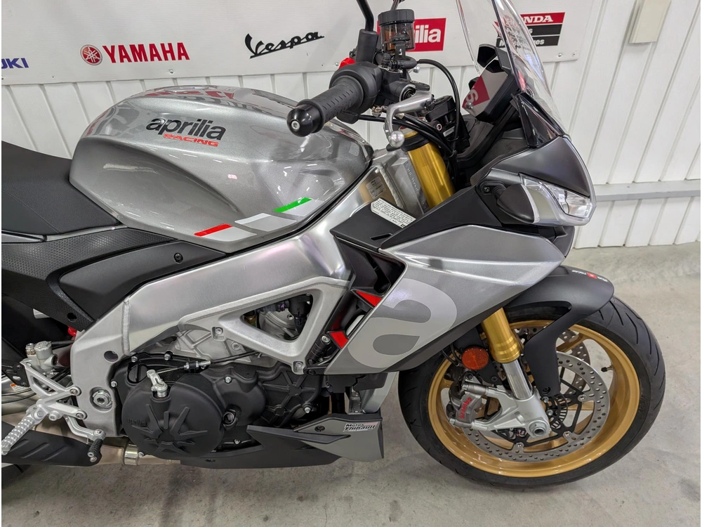 2022 Aprilia Tuono V4 1100 alt