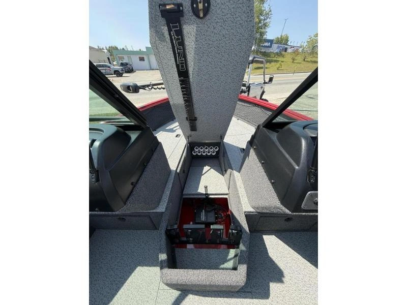 Lund Boat Co 1875 Impact Xs Z18ix 2023 alt