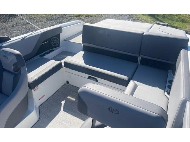 2025 Cobalt Boats Cs22 alt