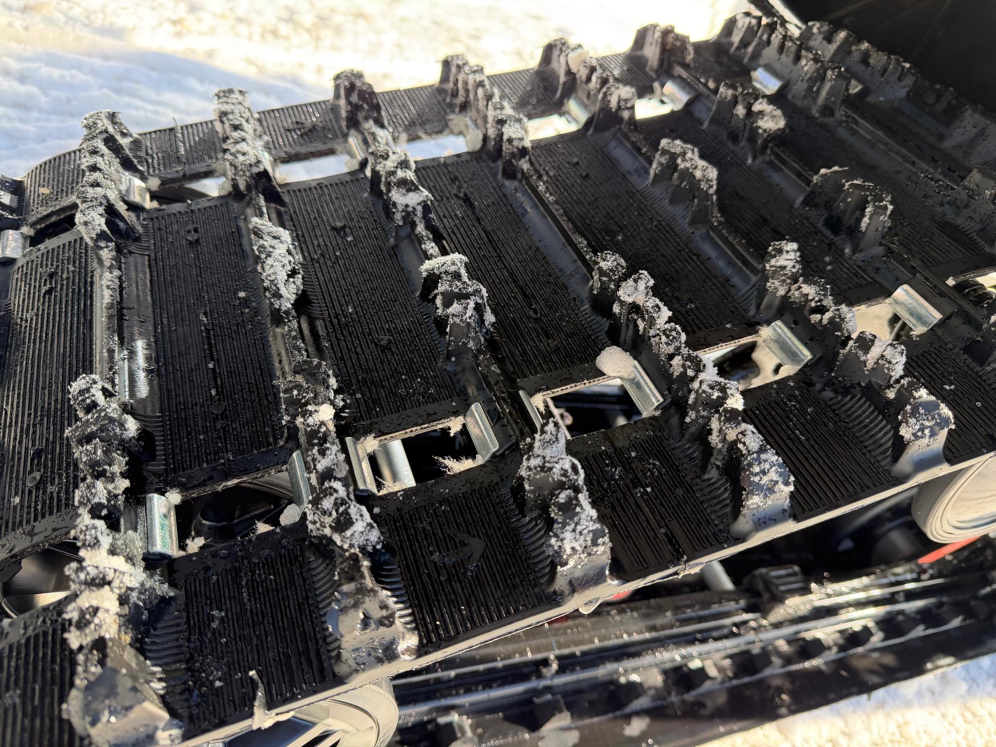 2026 Ski-Doo RENEGADE ADRENALINE 900 ACE Turbo R RipSaw 1.25" E.S.