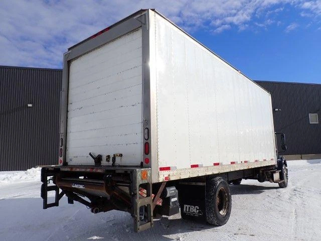 Freightliner M2106 2017