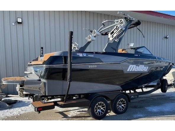 2021 Malibu M220 alt