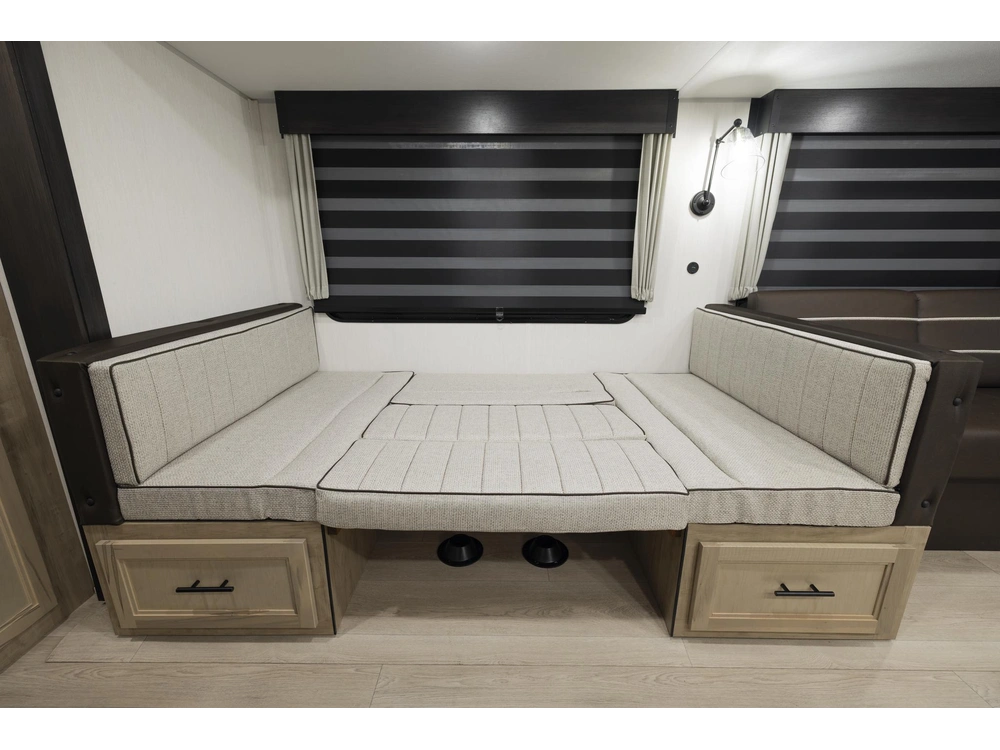 Cherokee 301bh Wolf Den 2026 alt