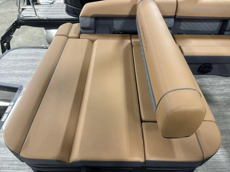 2026 Bennington Marine 22s Swingback Luxe 3t Noir Mat alt