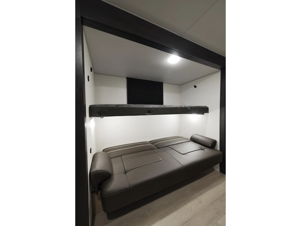 Cherokee 301bh Wolf Den 2026 alt