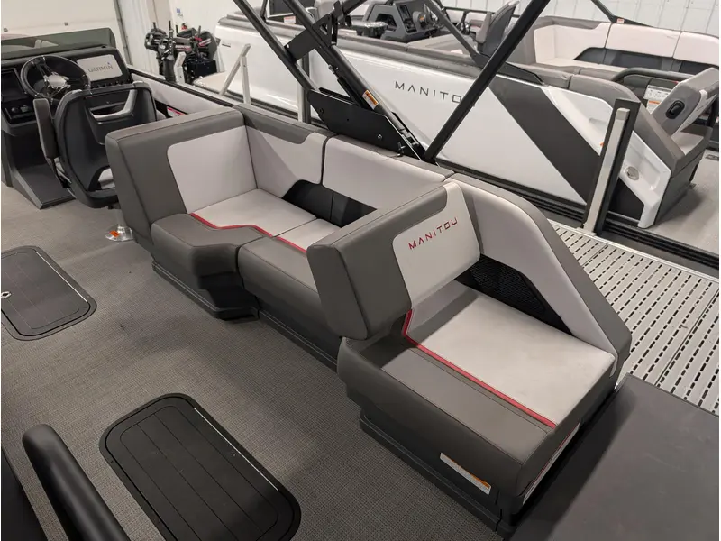 Manitou 22 Cruise Switchback Max Deck Signature 150HP w/Trailer 2024