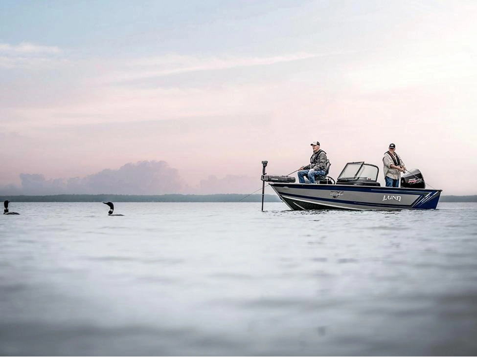 2025 Lund Boat Co 1875 Pro V Sport alt